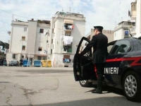 10_carabinieri_al_rione_poverelli.jpg