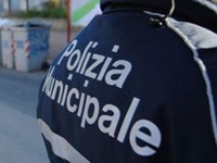 10_polizia_municipale_rifiuti_2.jpg