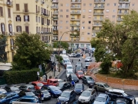 2_napoli_piazza_degli_artisti_traffico_caotico.jpg