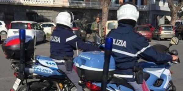 10_5289340_1639_polizia_nibbio_napoli_e1510302289243.jpg