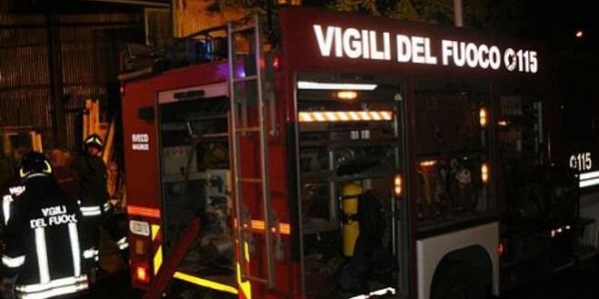 4_vigili_del_fuoco_notte_598275660x3680.jpg