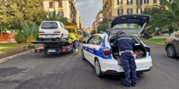 8121664_16153612_polizia_municipale_vomero_1_.jpg