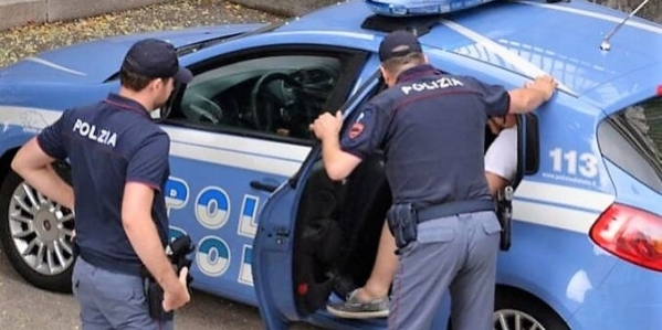 8_polizia_arresto_2.jpg