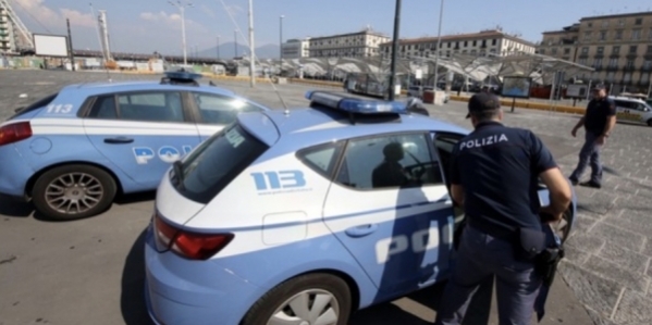 8_polizia_piazza_garibaldi_stazione_napoli.jpg